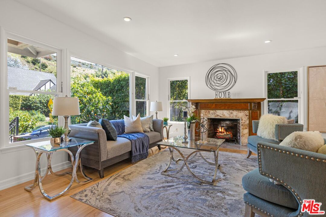 1669 N Beverly Dr