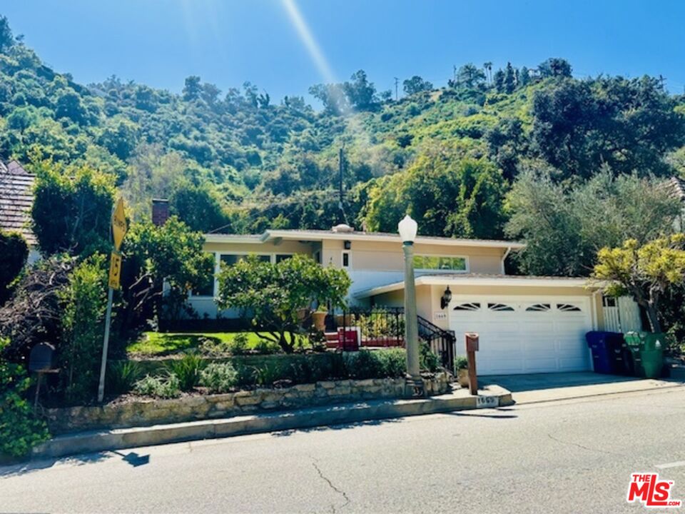 1669 N Beverly Dr