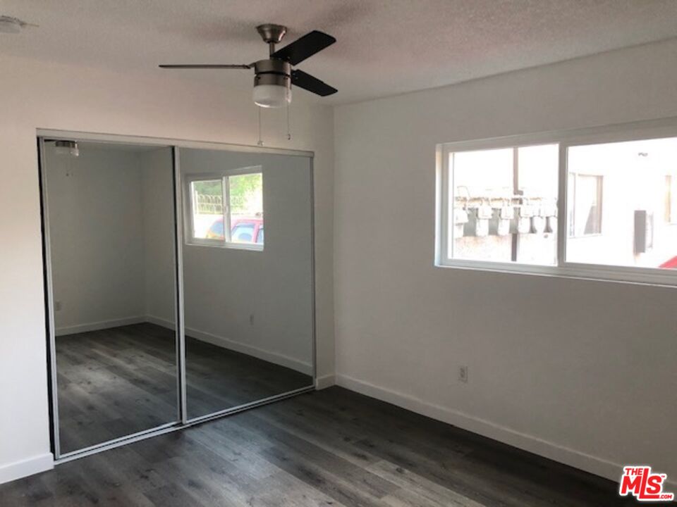 8923 Orion Ave Unit: 1