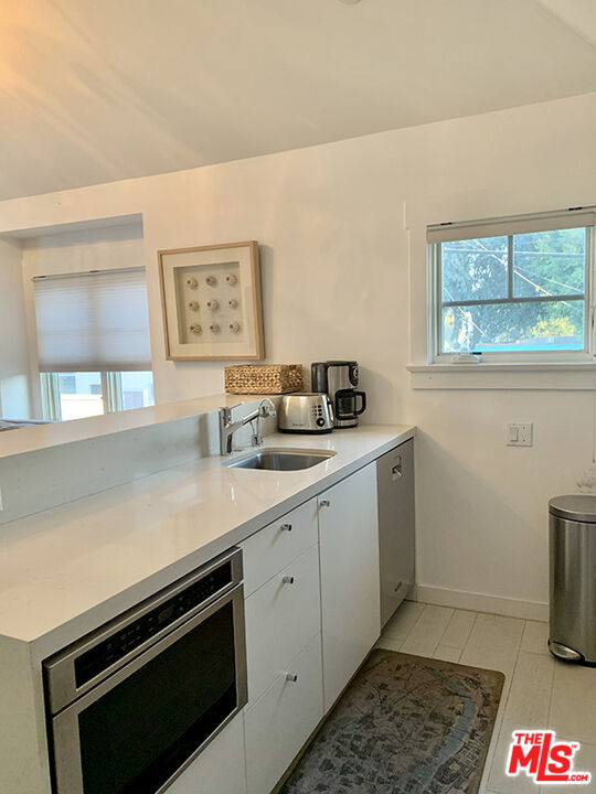 44 Sunset Ave Unit: 1/2