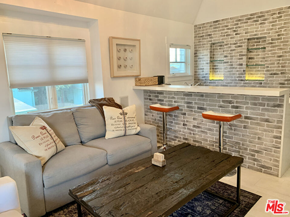 44 Sunset Ave Unit: 1/2