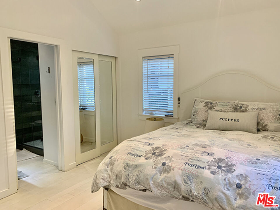 44 Sunset Ave Unit: 1/2