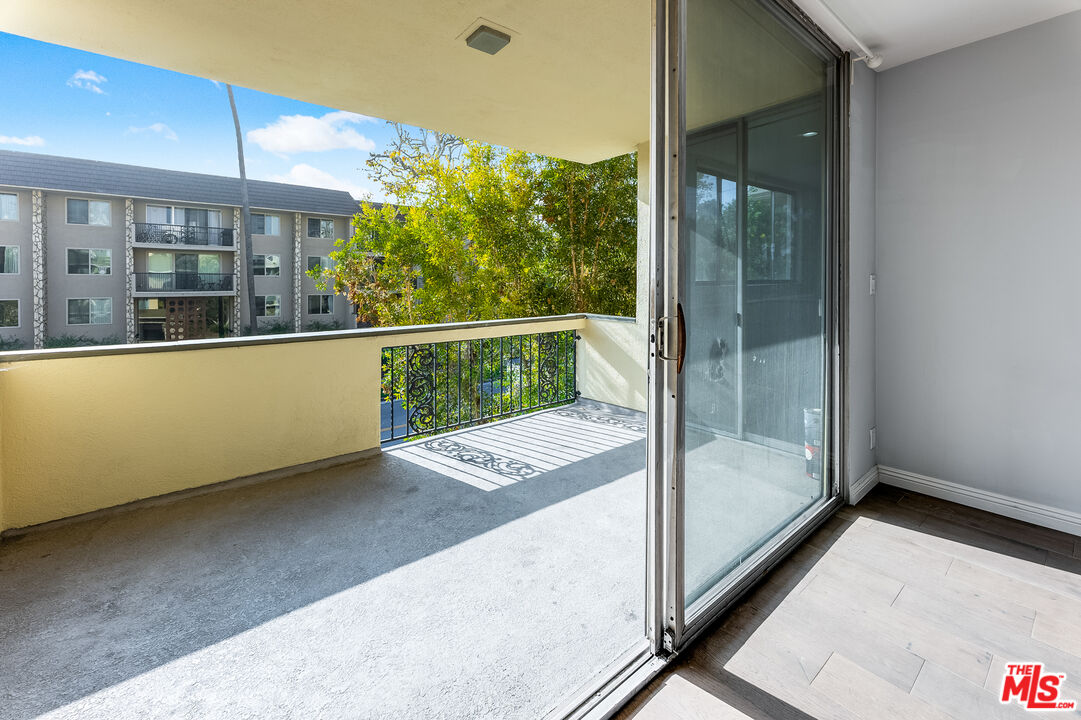 11970 MONTANA AVE Unit: 207