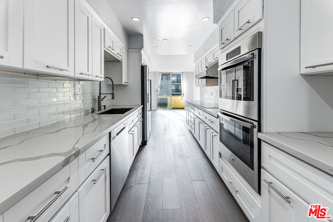 11970 MONTANA AVE Unit: 207