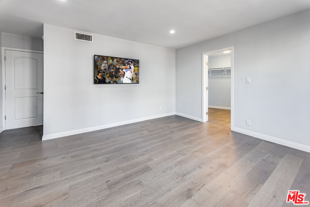 11970 MONTANA AVE Unit: 207