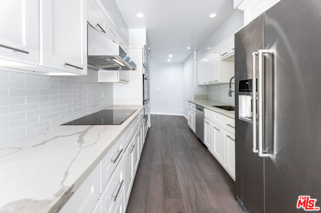 11970 MONTANA AVE Unit: 207