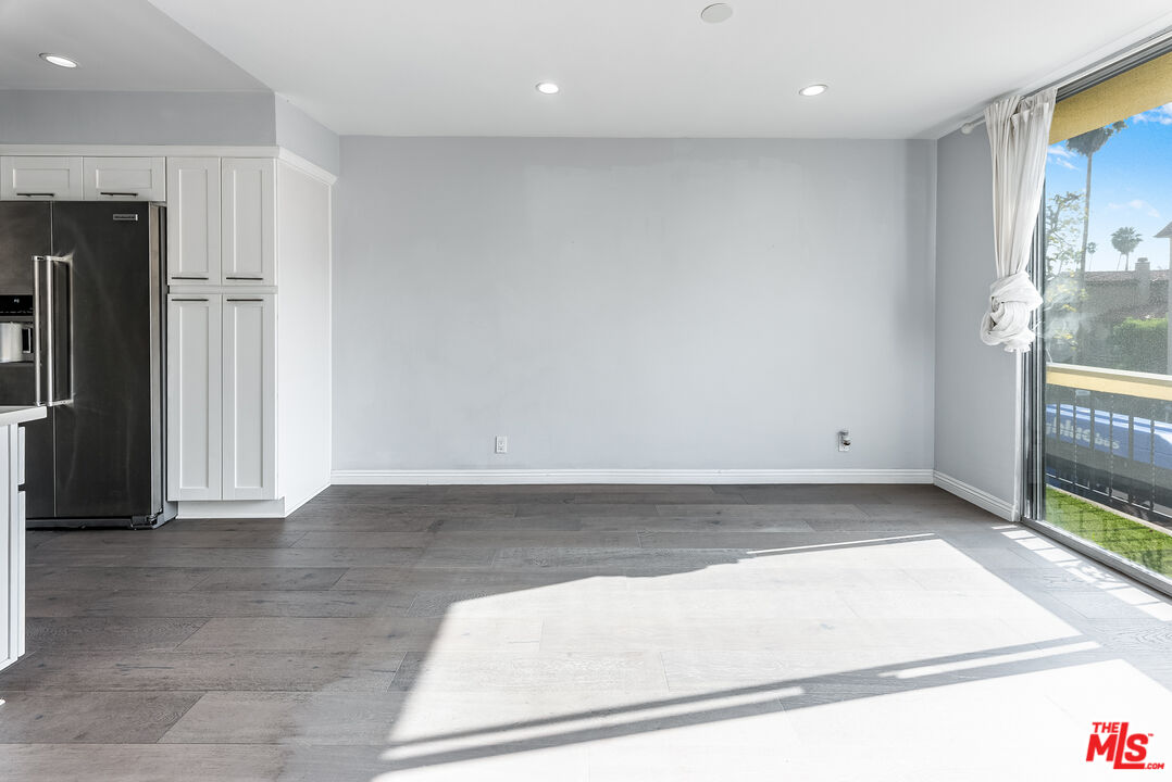 11970 MONTANA AVE Unit: 207