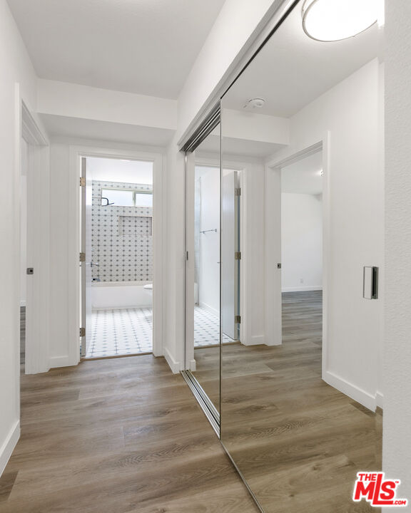 6736 Woodley Ave Unit: 18