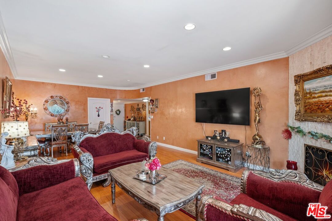 1818 Pelham Ave Unit: 304