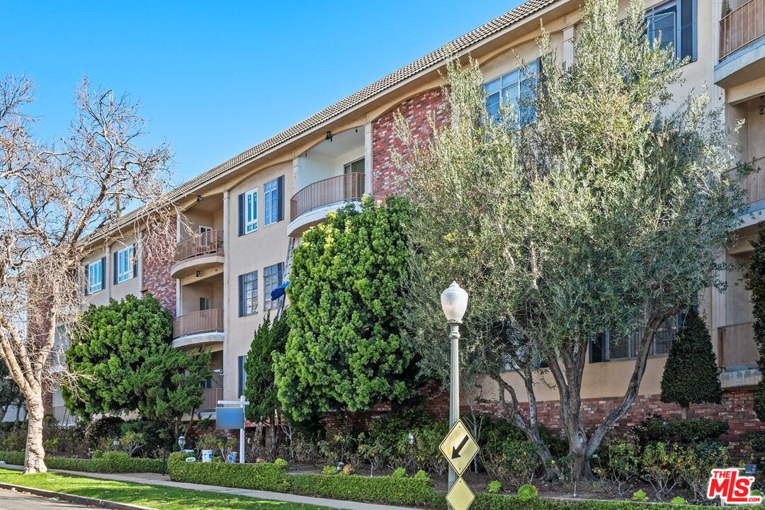 1818 Pelham Ave Unit: 304