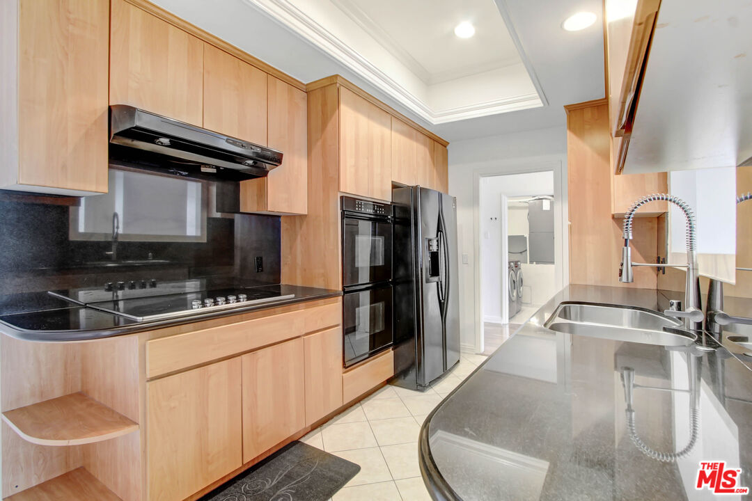 1880 Veteran Ave Unit: 211