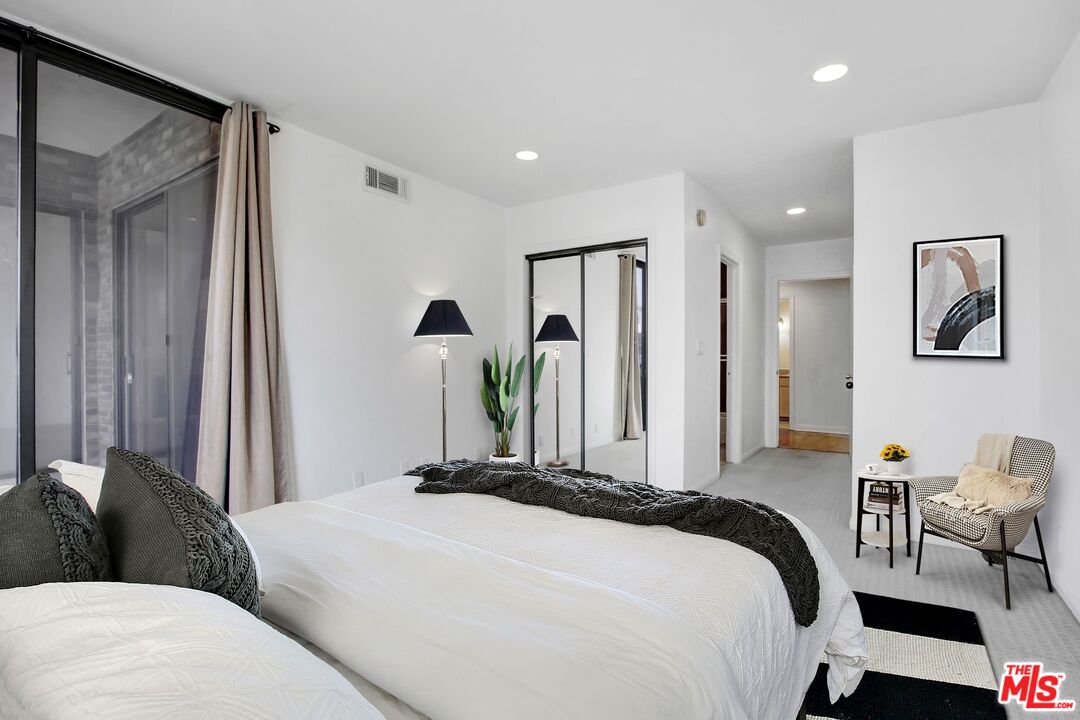 1880 Veteran Ave Unit: 211