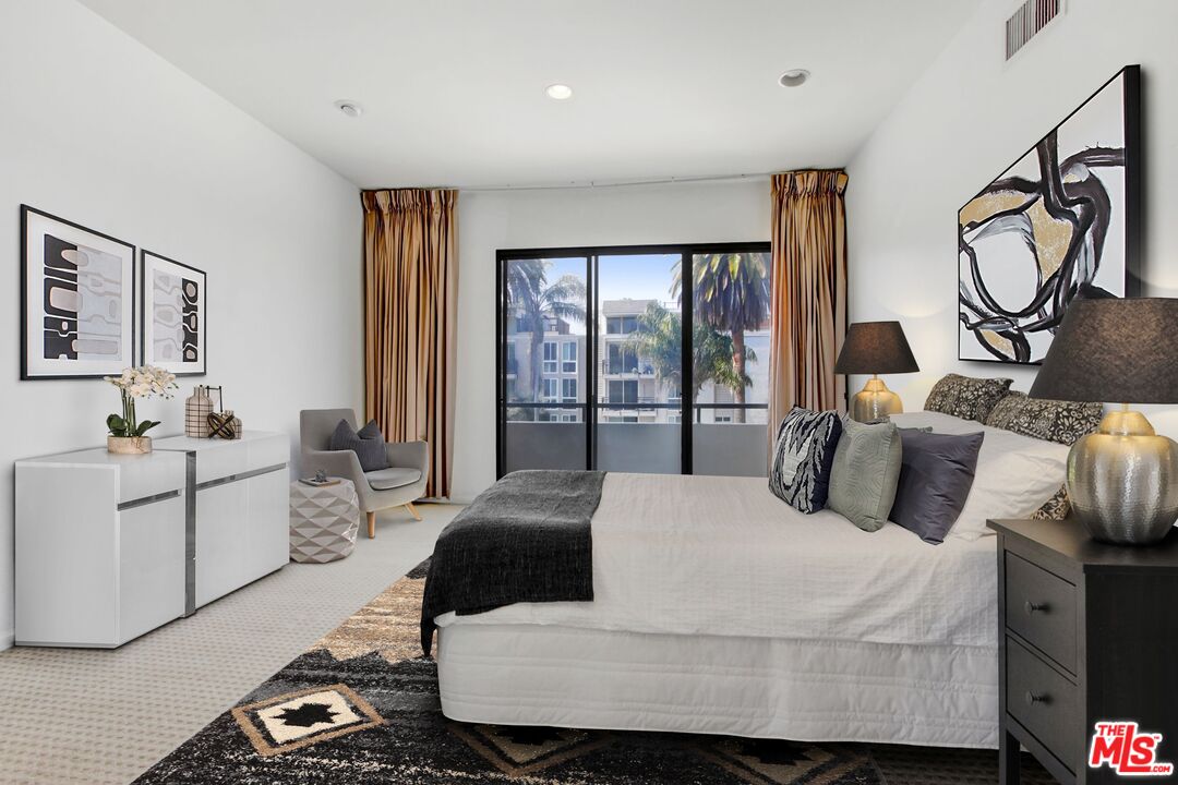 1880 Veteran Ave Unit: 211