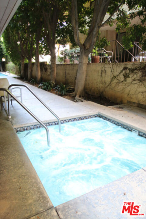 1880 Veteran Ave Unit: 211