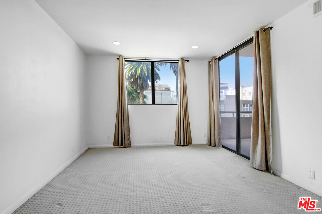 1880 Veteran Ave Unit: 211