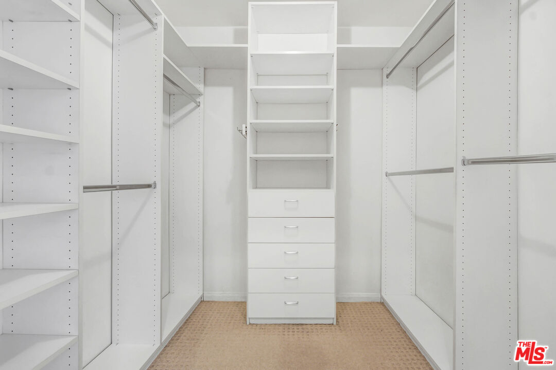 1880 Veteran Ave Unit: 211