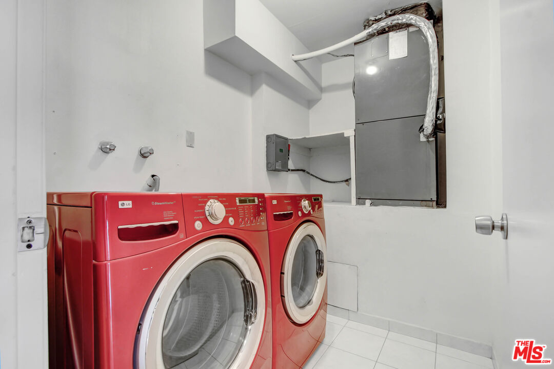 1880 Veteran Ave Unit: 211