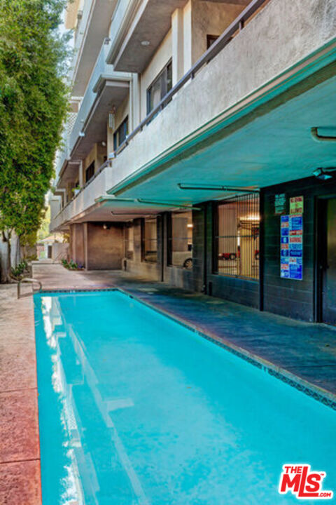 1880 Veteran Ave Unit: 211