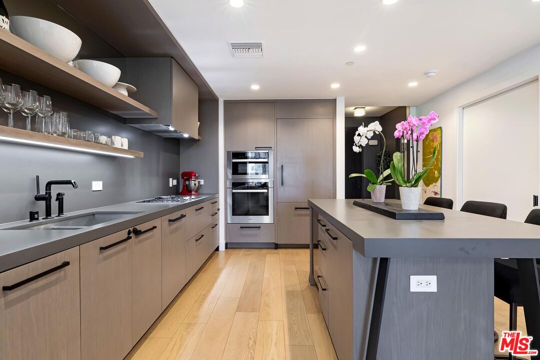 10777 Wilshire Blvd Unit: 406