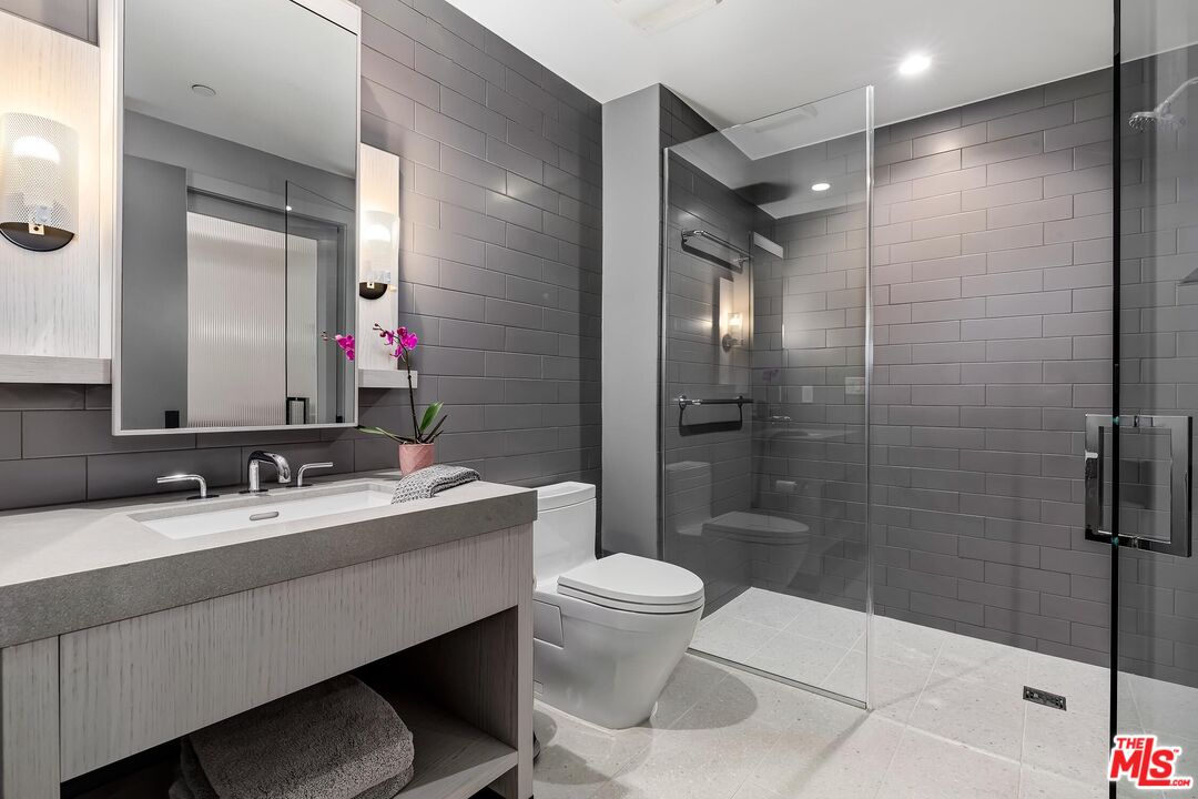 10777 Wilshire Blvd Unit: 406