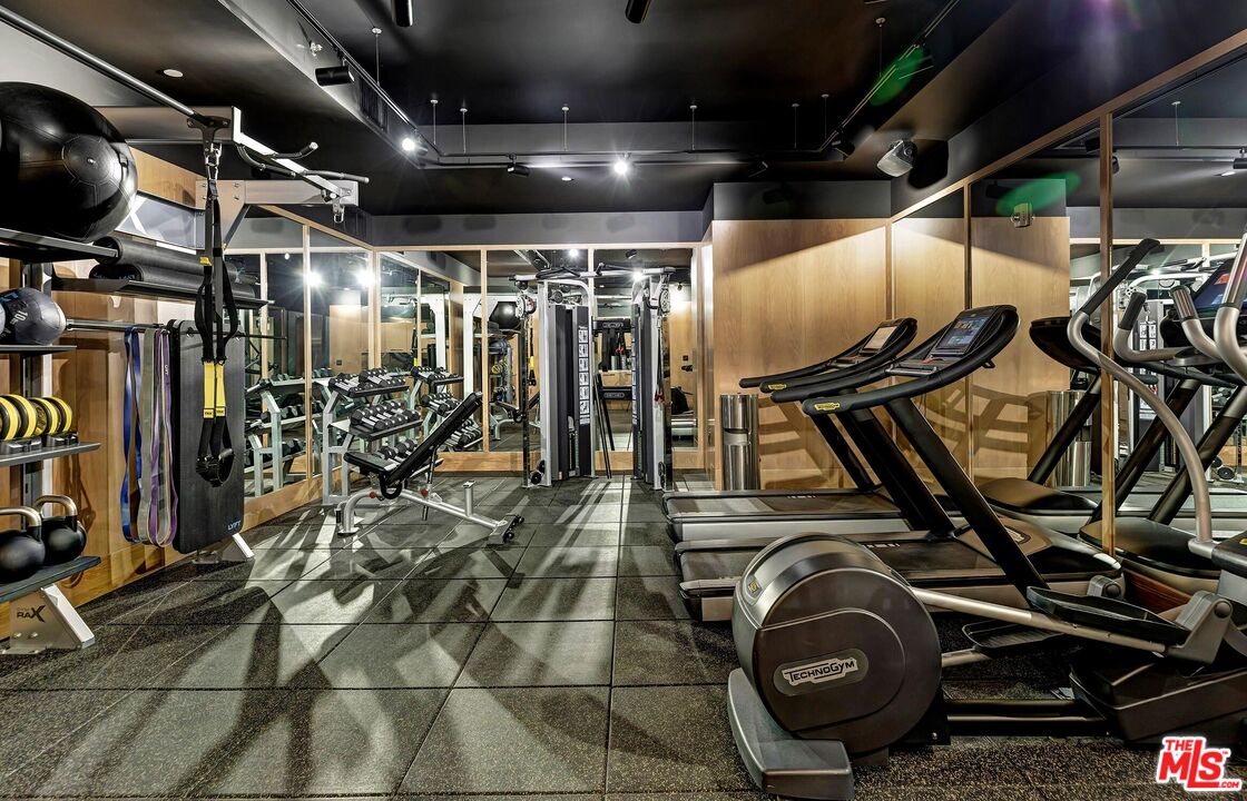 10777 Wilshire Blvd Unit: 406