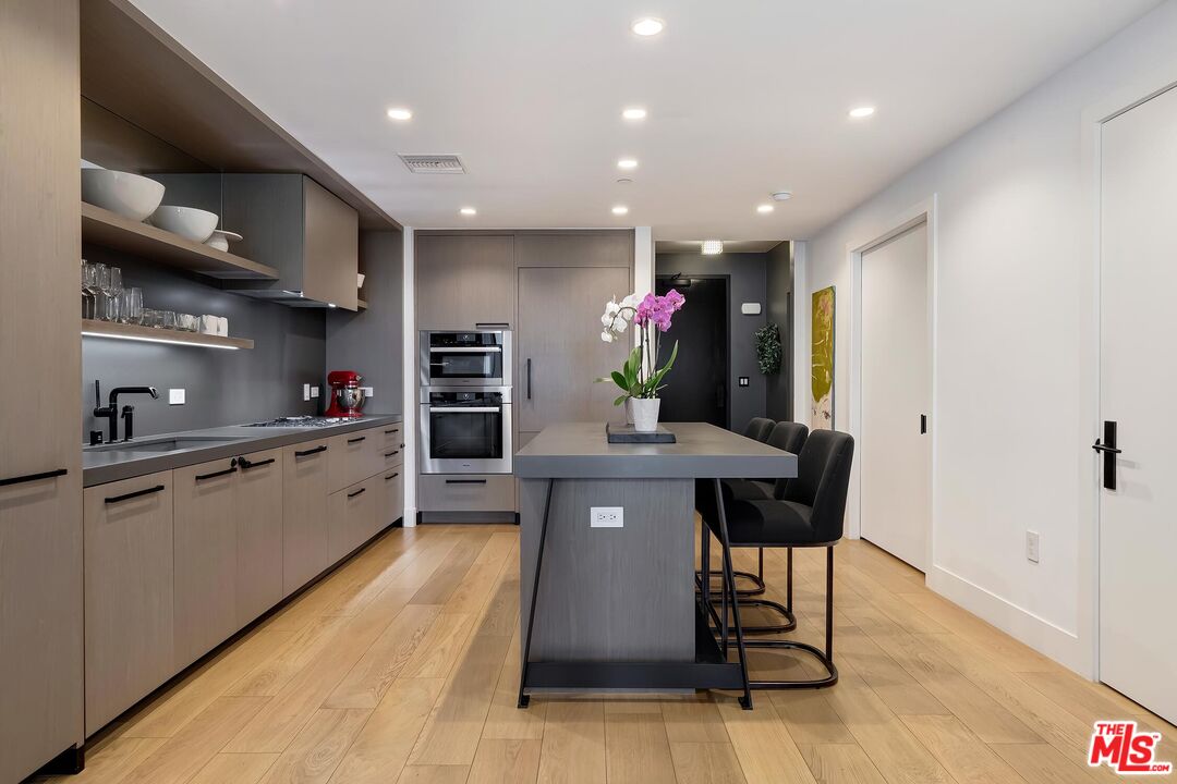 10777 Wilshire Blvd Unit: 406