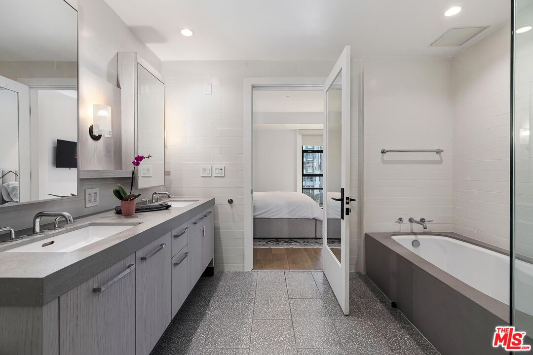 10777 Wilshire Blvd Unit: 406