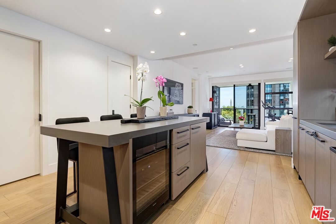 10777 Wilshire Blvd Unit: 406