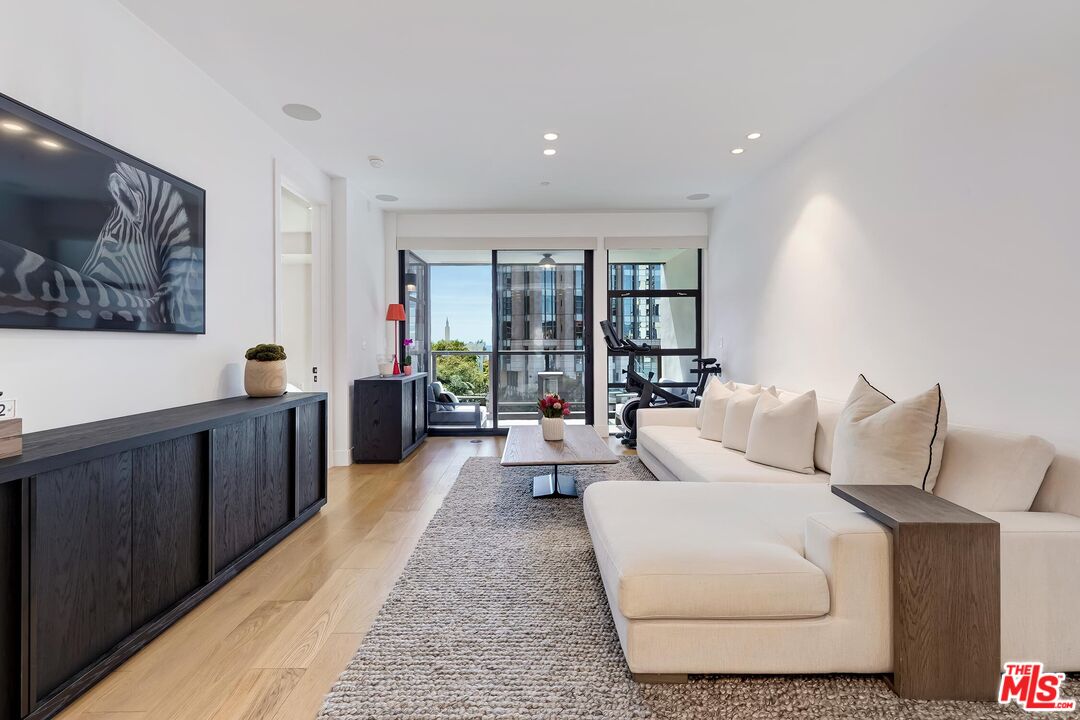 10777 Wilshire Blvd Unit: 406