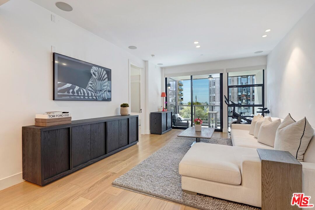 10777 Wilshire Blvd Unit: 406