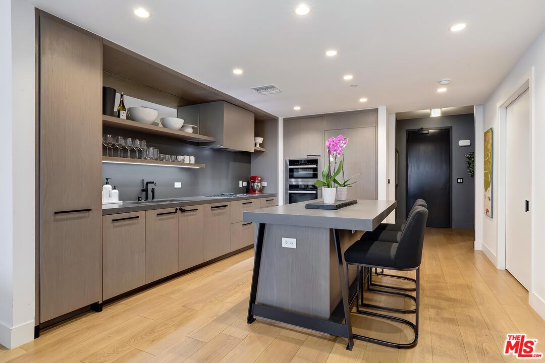 10777 Wilshire Blvd Unit: 406