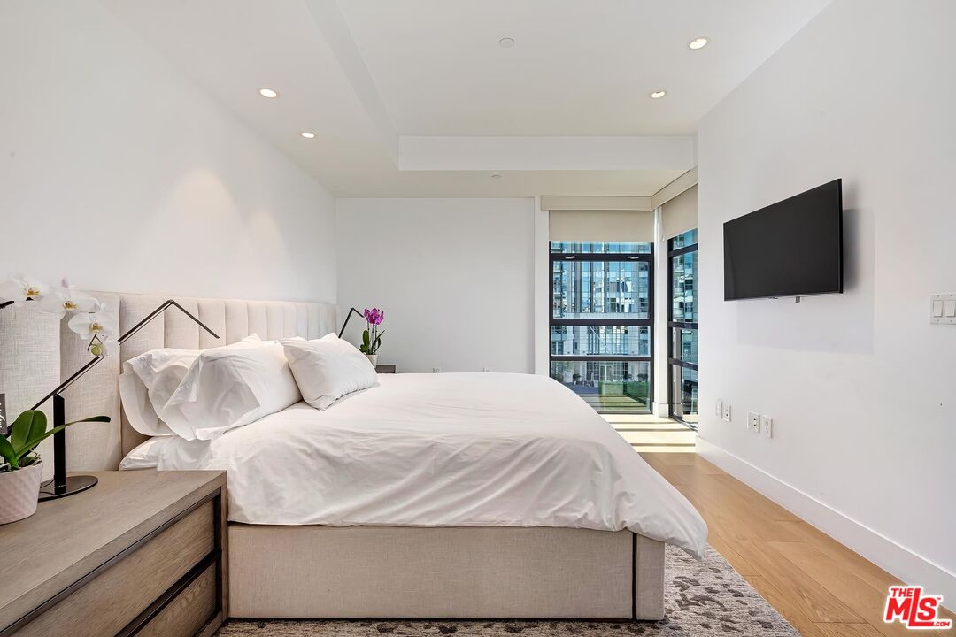 10777 Wilshire Blvd Unit: 406