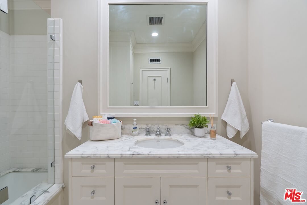 9601 Charleville Blvd Unit: 8