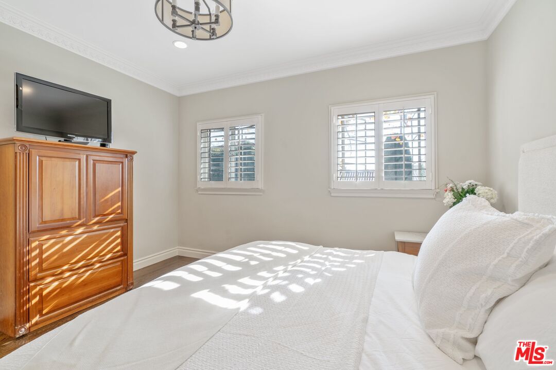 9601 Charleville Blvd Unit: 8