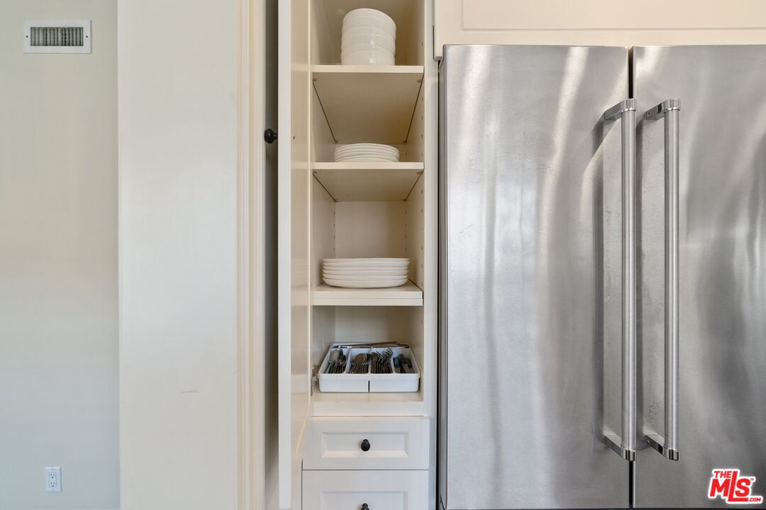 9601 Charleville Blvd Unit: 8