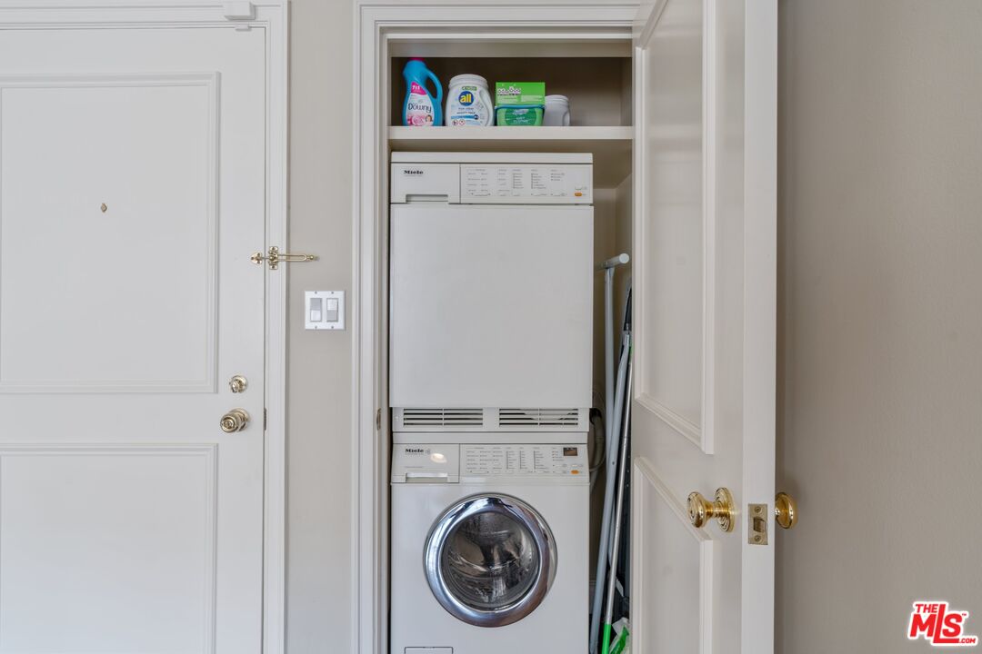 9601 Charleville Blvd Unit: 8