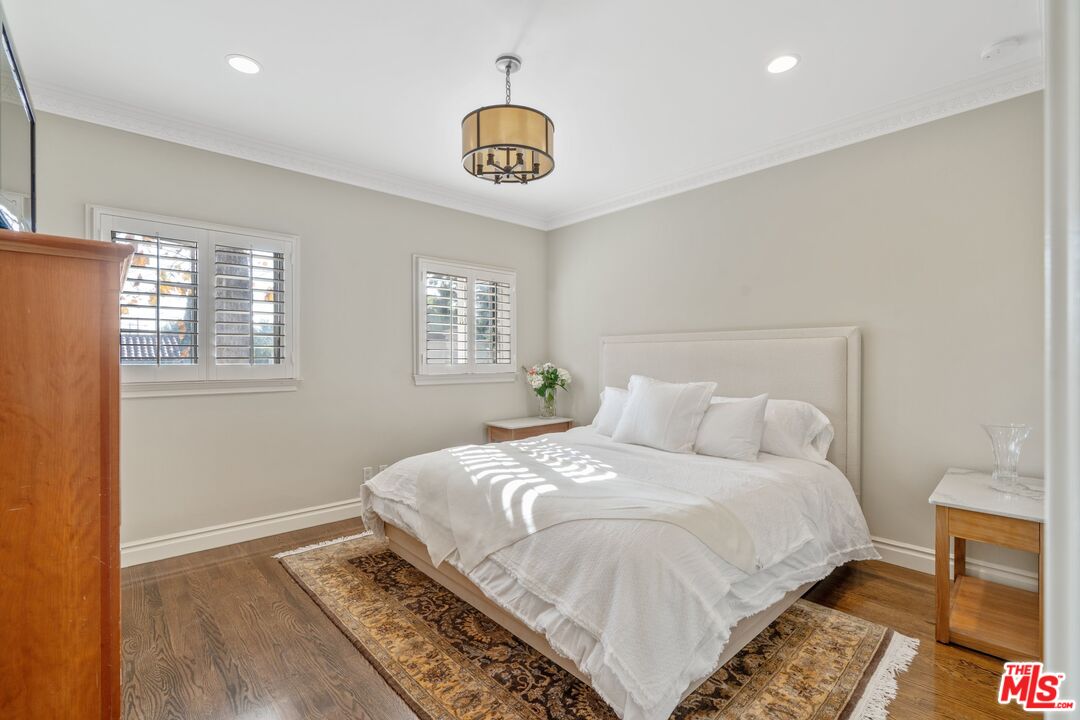 9601 Charleville Blvd Unit: 8