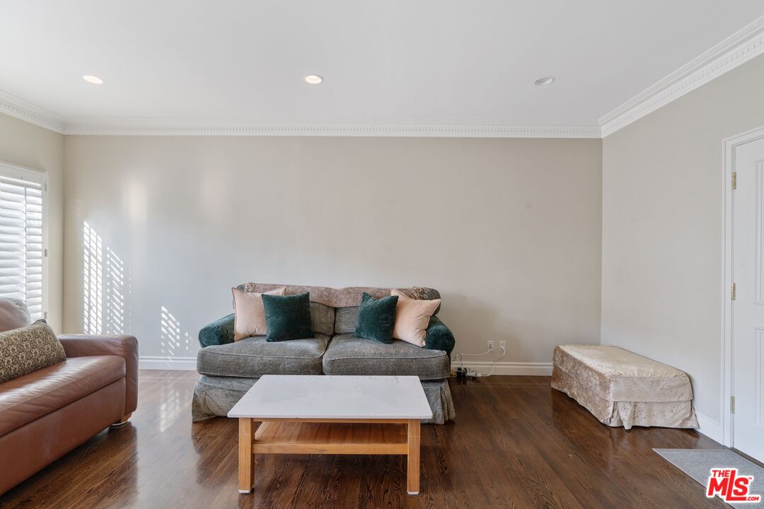 9601 Charleville Blvd Unit: 8