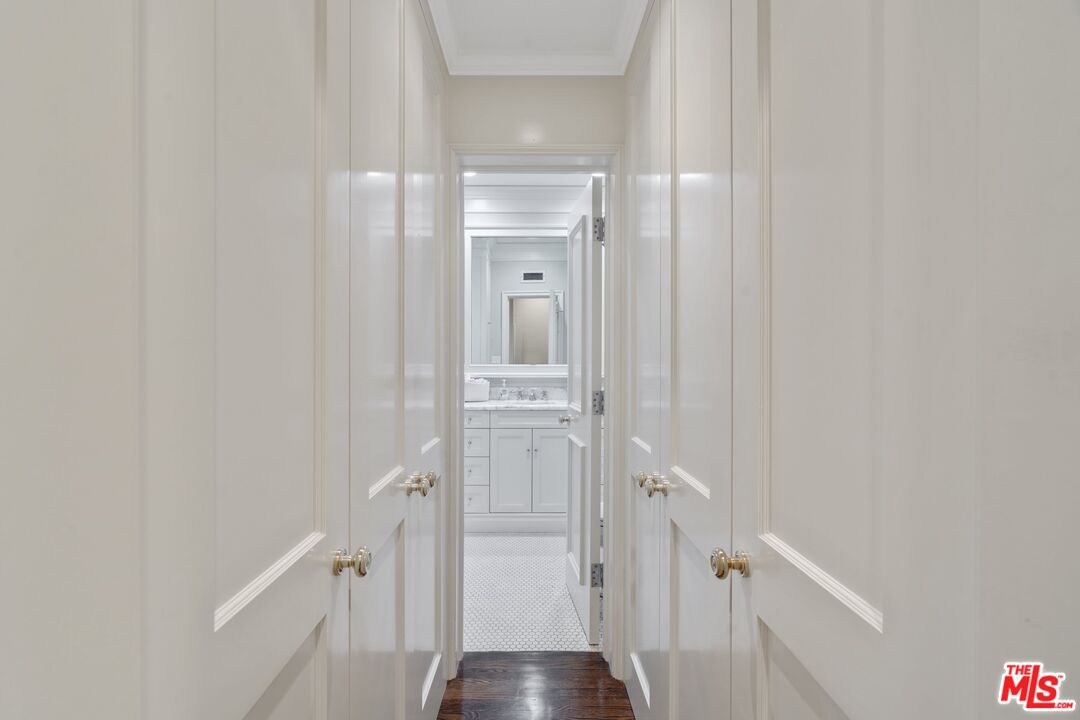 9601 Charleville Blvd Unit: 8