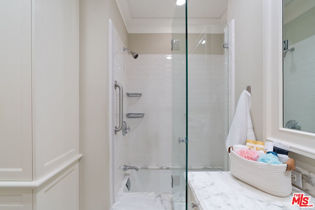 9601 Charleville Blvd Unit: 8