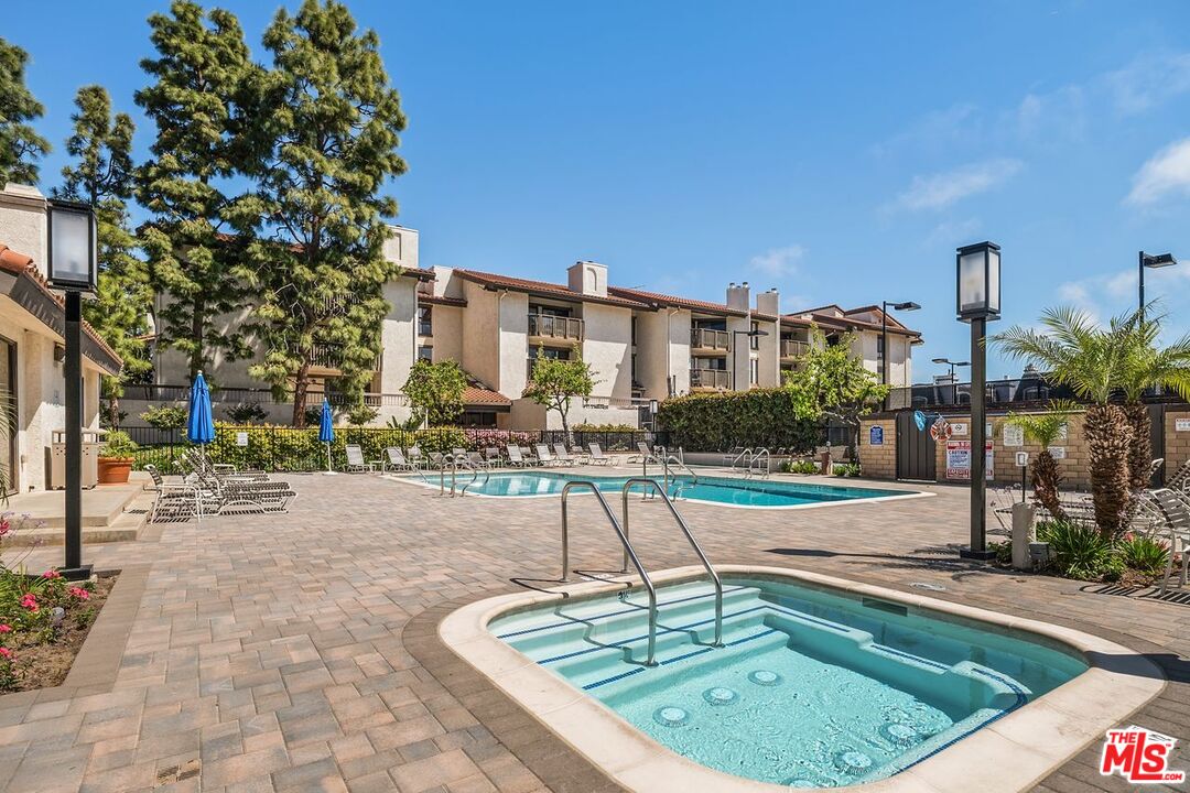 8515 Falmouth Ave Unit: 414