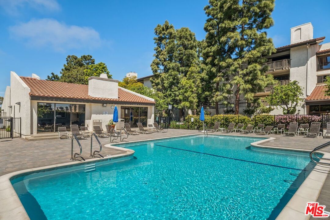 8515 Falmouth Ave Unit: 414