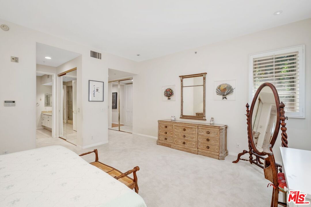 11500 San Vicente Blvd Unit: 218