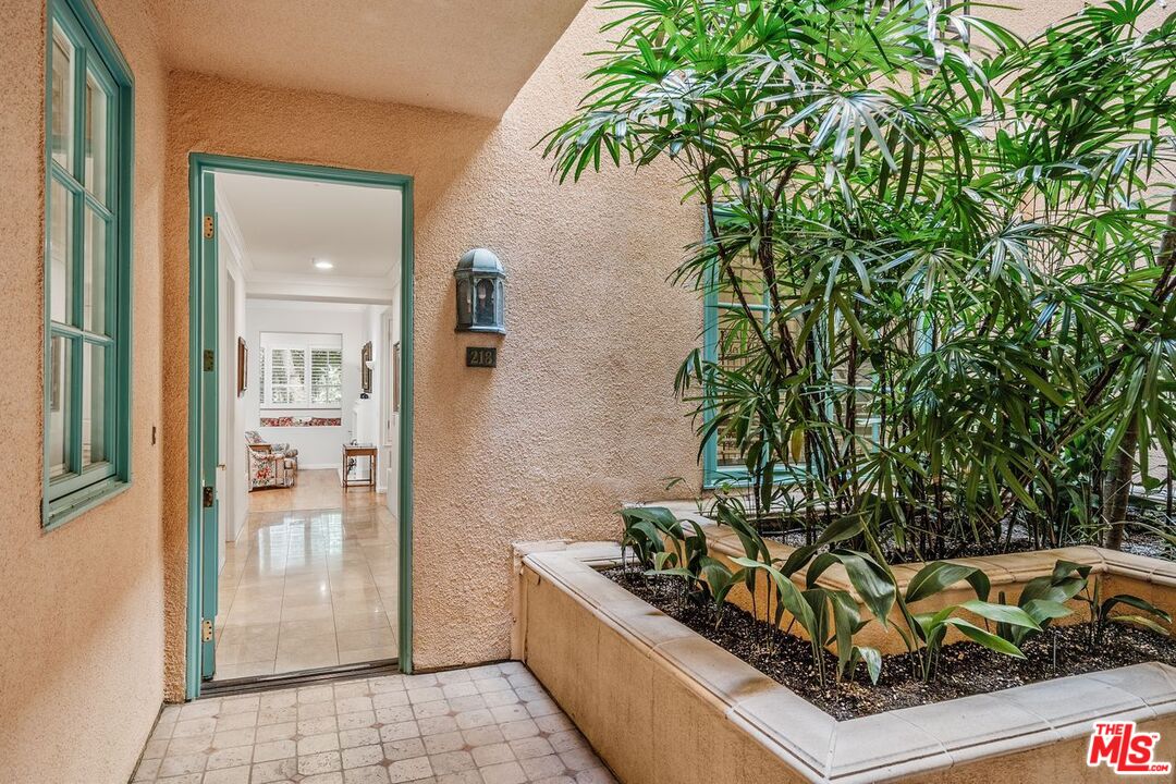 11500 San Vicente Blvd Unit: 218