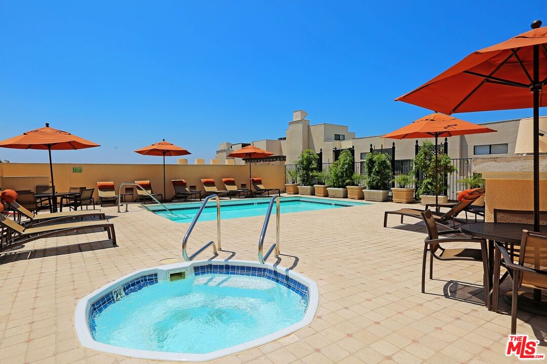 11500 San Vicente Blvd Unit: 218