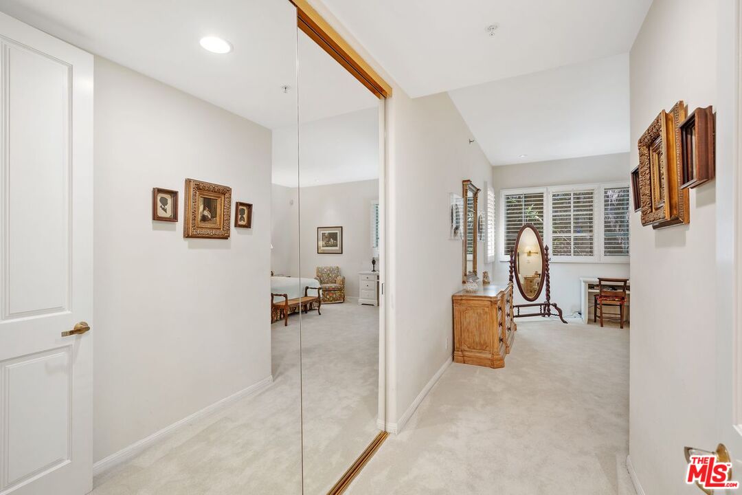 11500 San Vicente Blvd Unit: 218