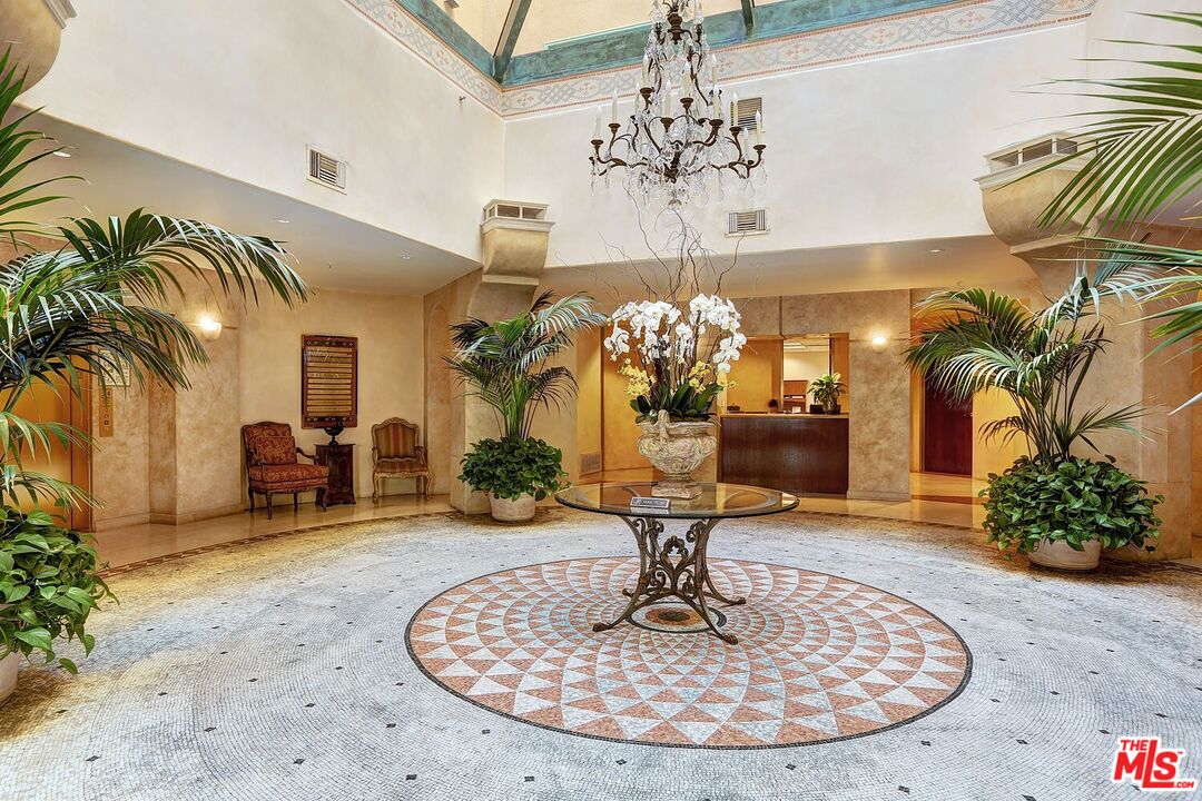 11500 San Vicente Blvd Unit: 218