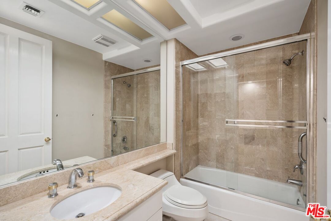 11500 San Vicente Blvd Unit: 218