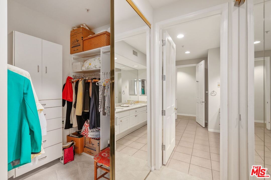 11500 San Vicente Blvd Unit: 218