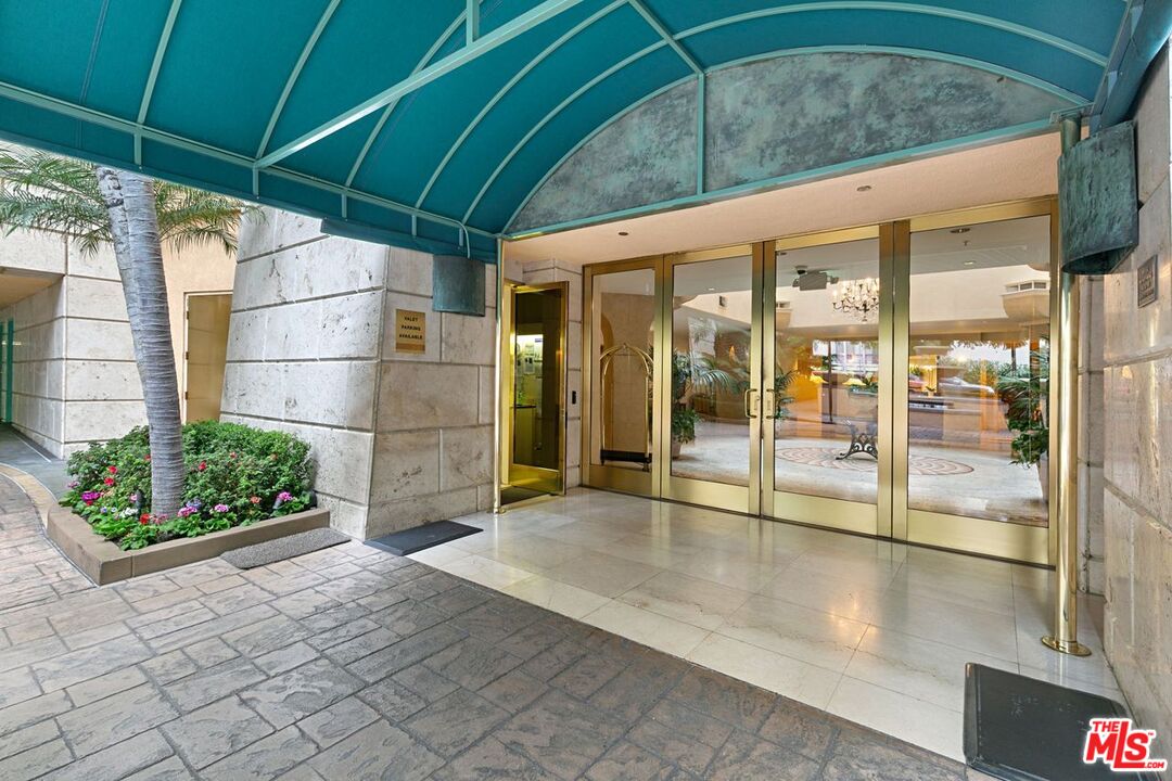 11500 San Vicente Blvd Unit: 218